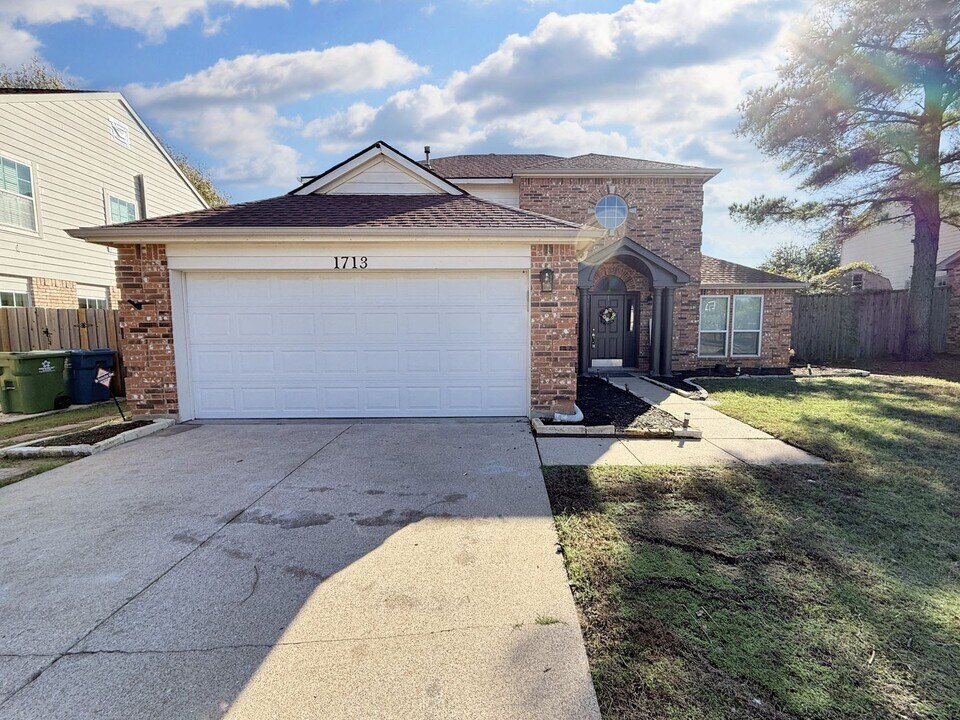 1713 River Birch Dr in Flower Mound, TX - Building Photo