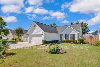 3918 Red Oak Dr in Fayetteville, NC - Building Photo - Building Photo