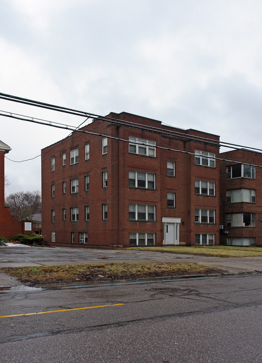 200 Portage Path in Akron, OH - Building Photo