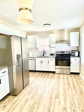 3302 N Chester Ave in Indianapolis, IN - Building Photo - Building Photo