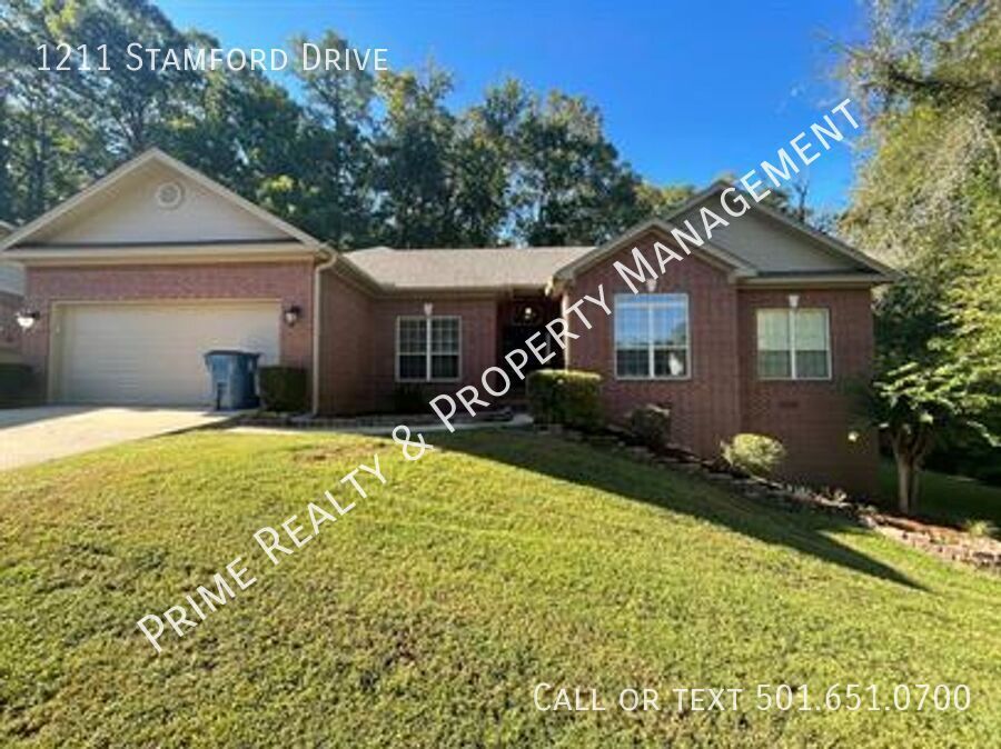 1211 Stamford Dr in Benton, AR - Building Photo
