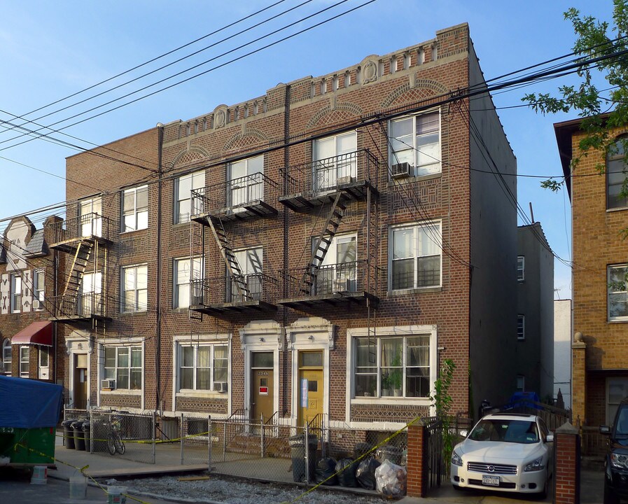 2346 82nd St in Brooklyn, NY - Building Photo