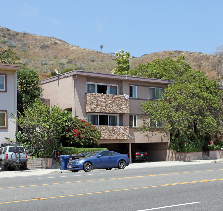 22347 Pacific Coast Hwy in Malibu, CA - Building Photo