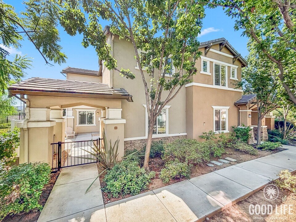 369 Borden Rd in San Marcos, CA - Building Photo