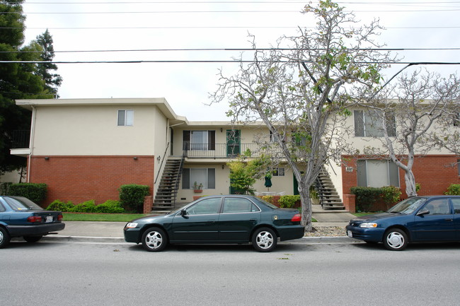 800 Walnut St in San Carlos, CA - Building Photo - Building Photo