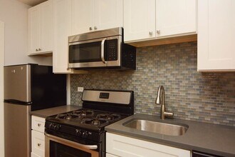 2828 W Palmer St, Unit G4 in Chicago, IL - Building Photo - Building Photo