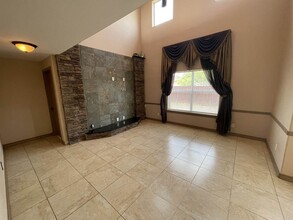 2314 Leo Reyes Ct in Laredo, TX - Building Photo - Building Photo