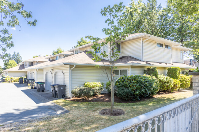 10038 155 St in Surrey, BC - Building Photo - Building Photo