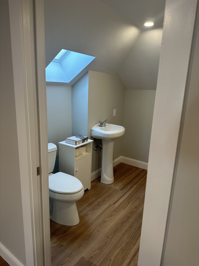 53 Marshland St, Unit 2nd and 3rd floor in Haverhill, MA - Foto de edificio - Building Photo