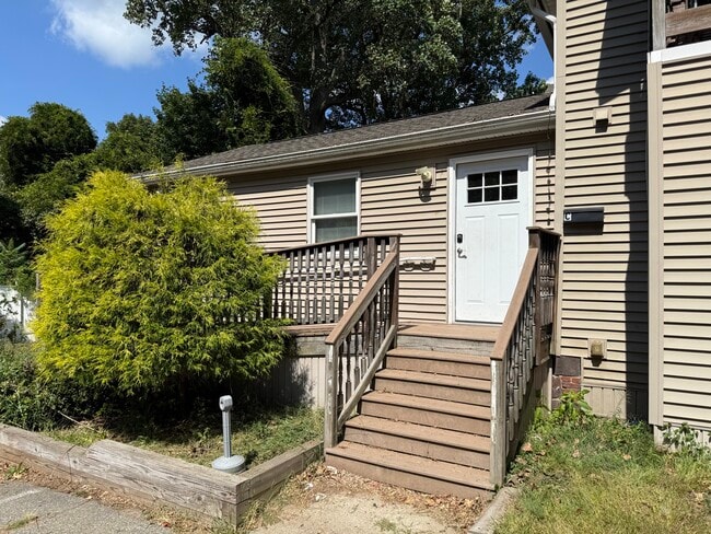 115 Bridge St, Unit C