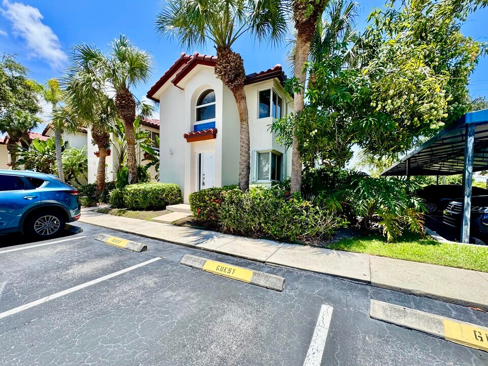 340 NW 67th St in Boca Raton, FL - Building Photo