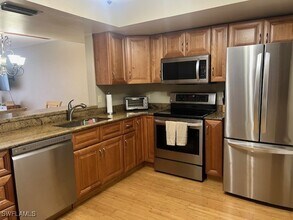 800 Meadowland Dr in Naples, FL - Building Photo - Building Photo