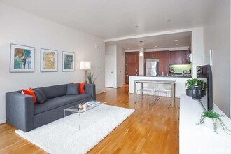 325 Berry St-Unit -417 in San Francisco, CA - Building Photo - Building Photo