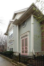 Clifton Court in Louisville, KY - Foto de edificio - Building Photo