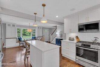 57 W River Rd in Rumson, NJ - Building Photo - Building Photo