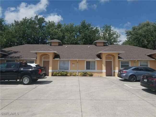 property at 927 SE 14th Terrace