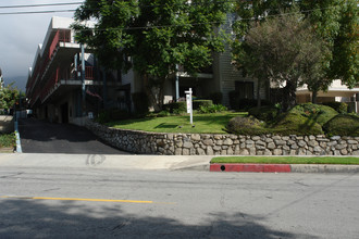 3239 Altura Ave in Glendale, CA - Foto de edificio - Building Photo