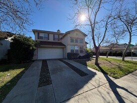 2300 Bastona Dr in Elk Grove, CA - Building Photo