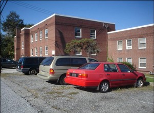 Roymar Apartments in Coatesville, PA - Foto de edificio - Building Photo