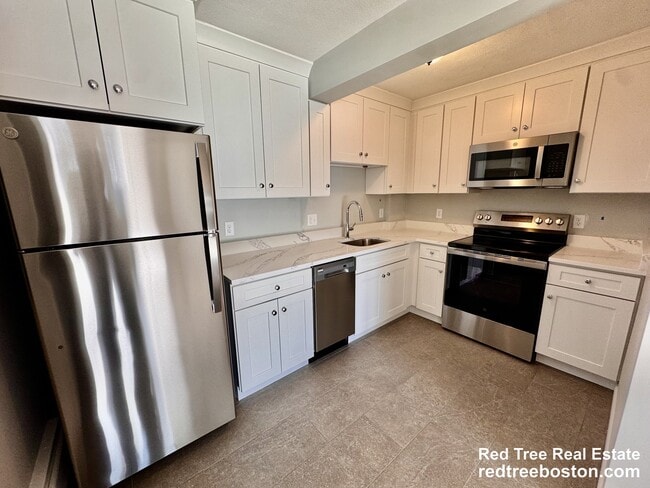 97 Spring St, Unit A3 in Boston, MA - Building Photo - Building Photo