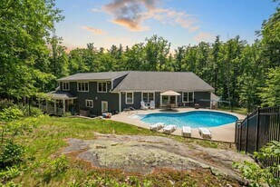 18 Keystone Rd in Gloucester, MA - Building Photo