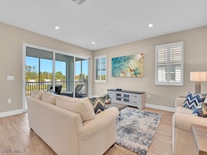 2561 Seychelles Dr in Naples, FL - Building Photo - Building Photo