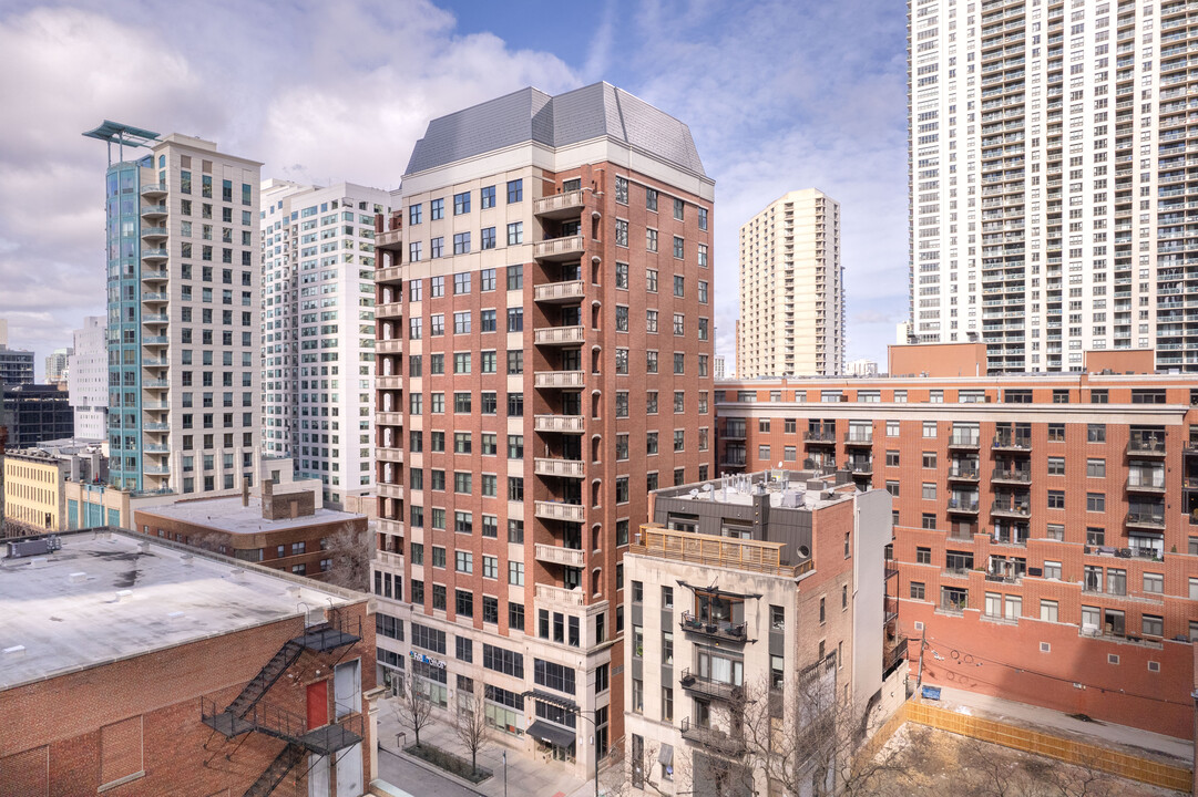 The Caravel in Chicago, IL - Foto de edificio