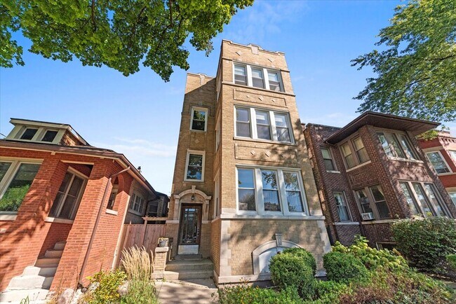 property at 4821 N Washtenaw Ave