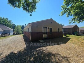 1302 Bencini Pl in High Point, NC - Building Photo