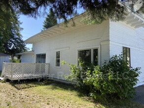 4235.5 E Hartson Ave in Spokane, WA - Building Photo - Building Photo