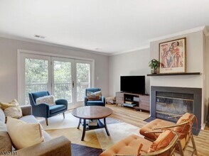 65 Mews Ln in South Orange, NJ - Building Photo - Building Photo