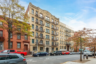 145 S 4th St in Brooklyn, NY - Building Photo - Primary Photo