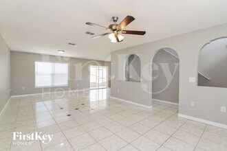 215 Lobelia Dr in Davenport, FL - Building Photo - Building Photo