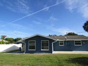 4188 Pompano Rd in Venice, FL - Building Photo - Building Photo