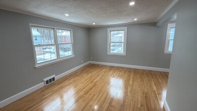 3 Mamelon Cir, Unit 2 in Boston, MA - Building Photo - Building Photo