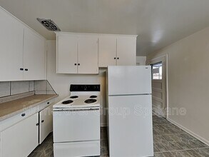 5311 N Elm St in Spokane, WA - Foto de edificio - Building Photo