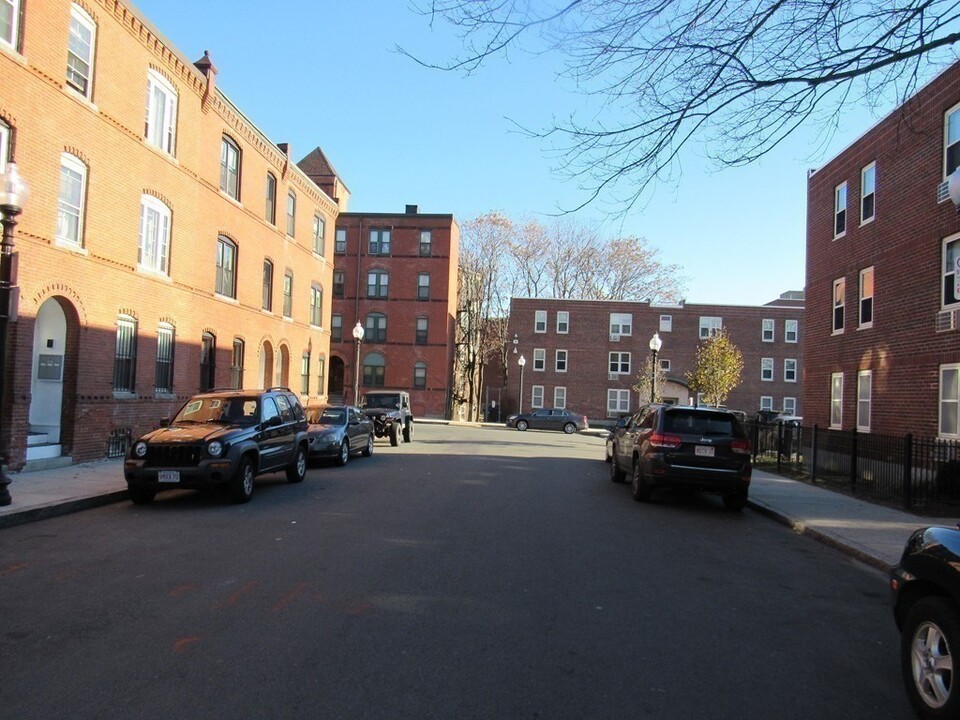 8 Greenwich St, Unit 8 in Boston, MA - Foto de edificio