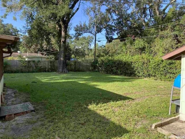 2002 NE 15th Ter in Gainesville, FL - Building Photo - Building Photo