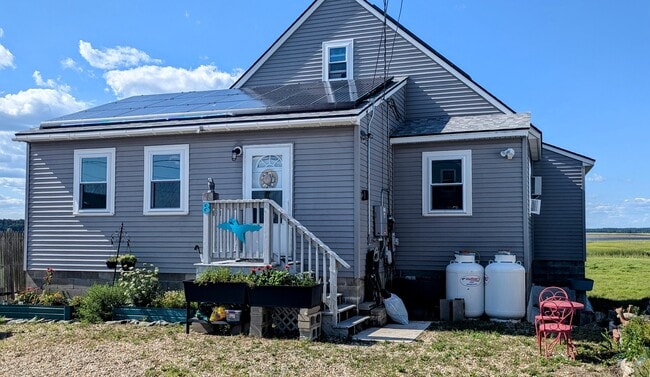 property at 8 Cross Beach Rd