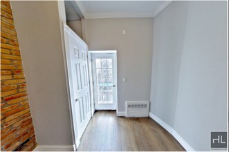 1373 1st Ave in New York, NY - Building Photo - Building Photo