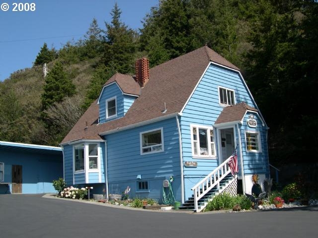 94247 Wedderburn Loop Rd in Gold Beach, OR - Building Photo