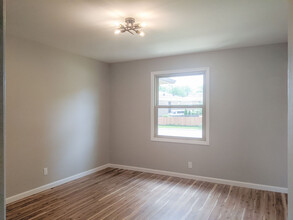 996 H Chatham Lane, Unit H in Columbus, OH - Foto de edificio - Building Photo