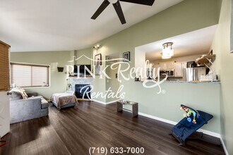 812 London Green Way in Colorado Springs, CO - Building Photo - Building Photo