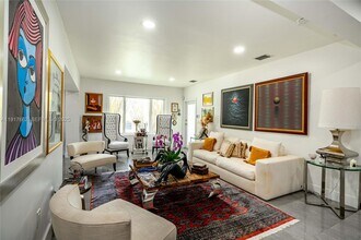 1360 SW 16th St in Miami, FL - Building Photo - Building Photo