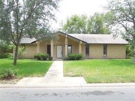 34 Iris Ave in McAllen, TX - Building Photo