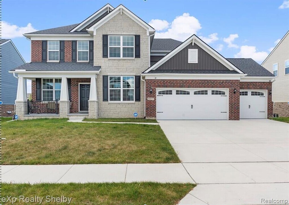 49477 Hummel Dr in Macomb, MI - Building Photo