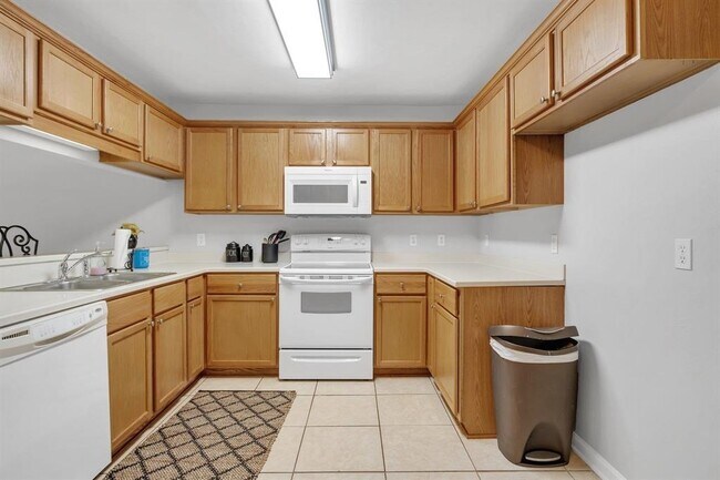 241 Dixie Dr in Tallahassee, FL - Building Photo - Building Photo