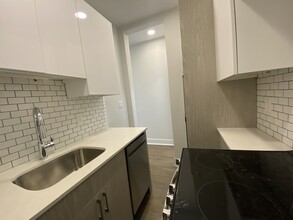 131 Park Dr, Unit 3 in Boston, MA - Building Photo - Building Photo