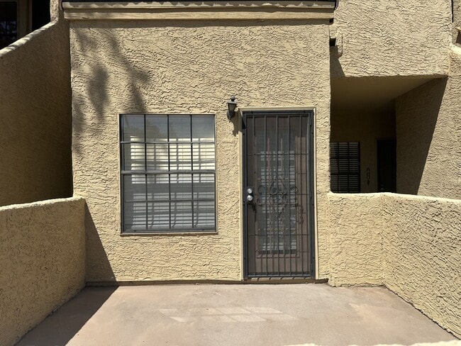 1126 W Elliot Rd in Chandler, AZ - Building Photo - Building Photo