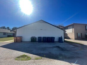 2607 Ektom Dr in Austin, TX - Building Photo - Building Photo